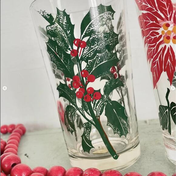 Vintage Christmas Glasses Tumblers Poinsettia Holly Berry Peanut Butter PAIR - Picture 2 of 5